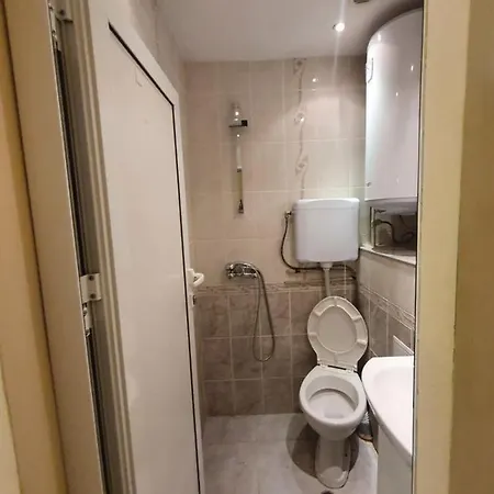 Center And Apartment *