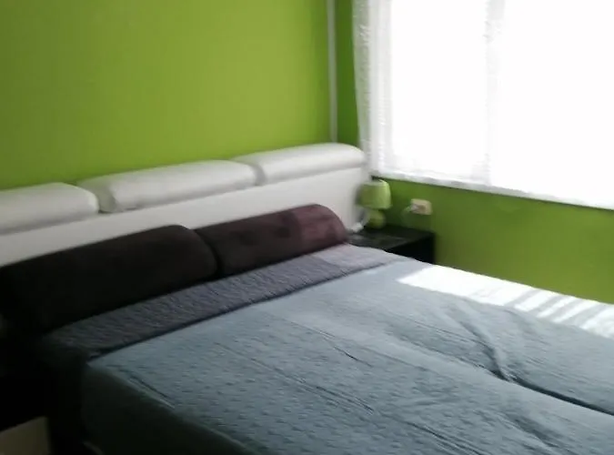 Center And Apartman *
